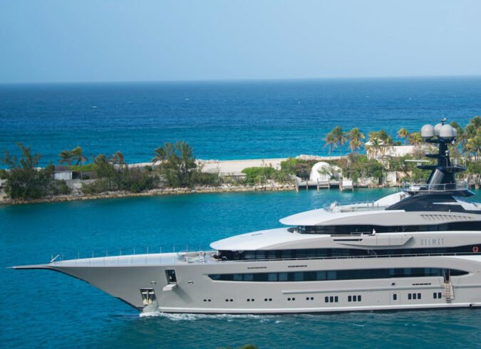 Yachts Lucy